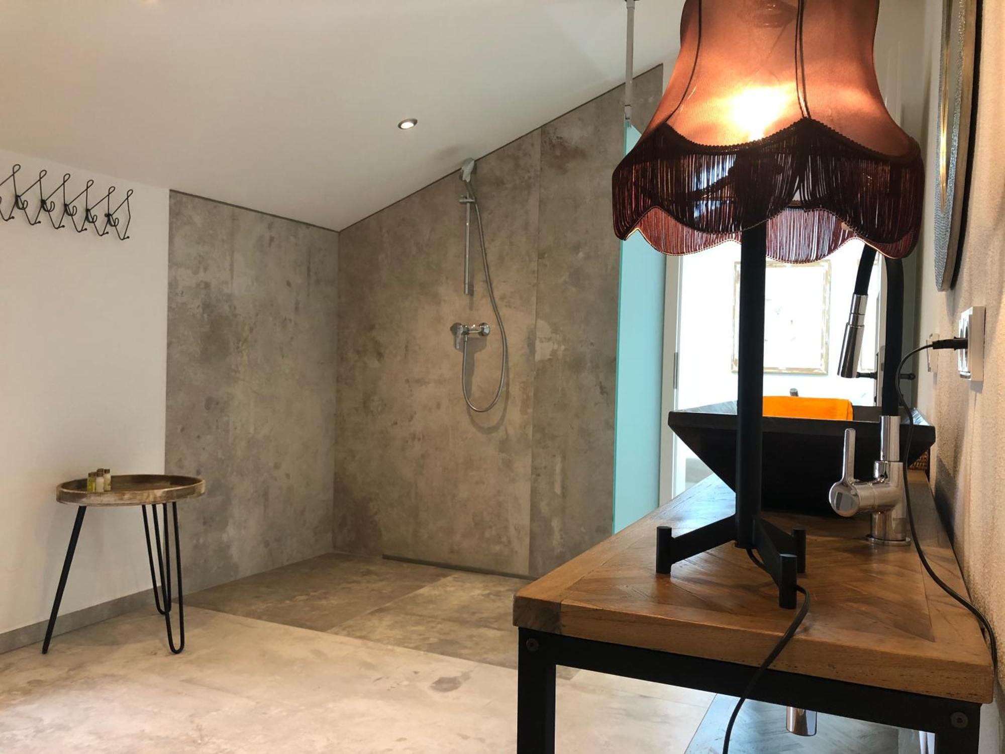 1604 Apartment